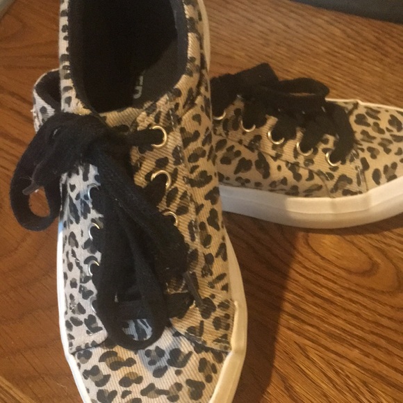 Little girls animal print sneakers size 1 1/2 medium - Picture 5 of 7